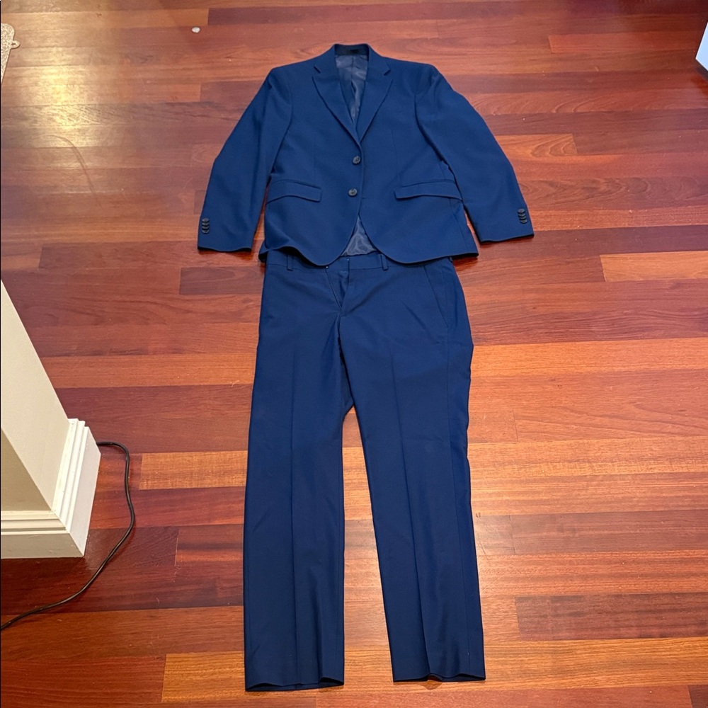 Classic Navy Men's Suit “36R” pants “30W” “30L”